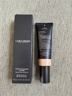Laura Mercier Tinted Moisturizer oil free- Shade Natural 2W1
